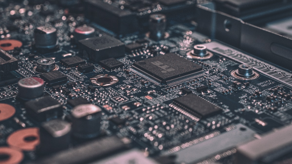 How to Use AI to Write Better Job Applications