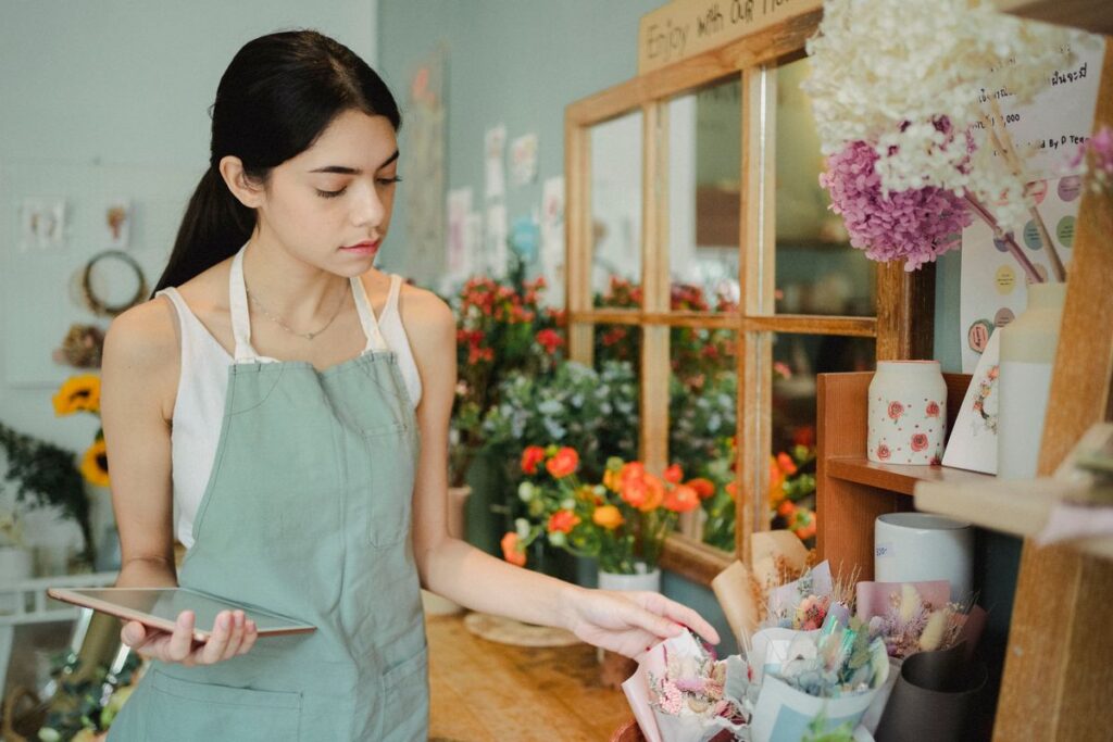 how to start a small business with little or no money