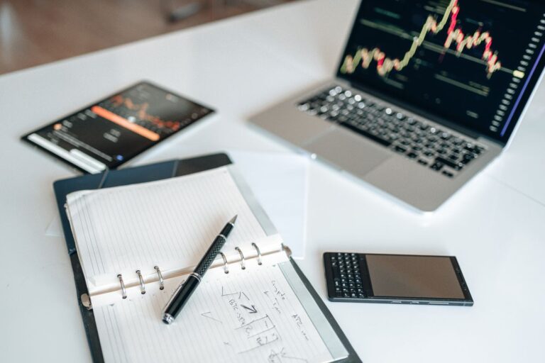 20+ Free Tools and Resources to Manage Your Money and Side Hustles