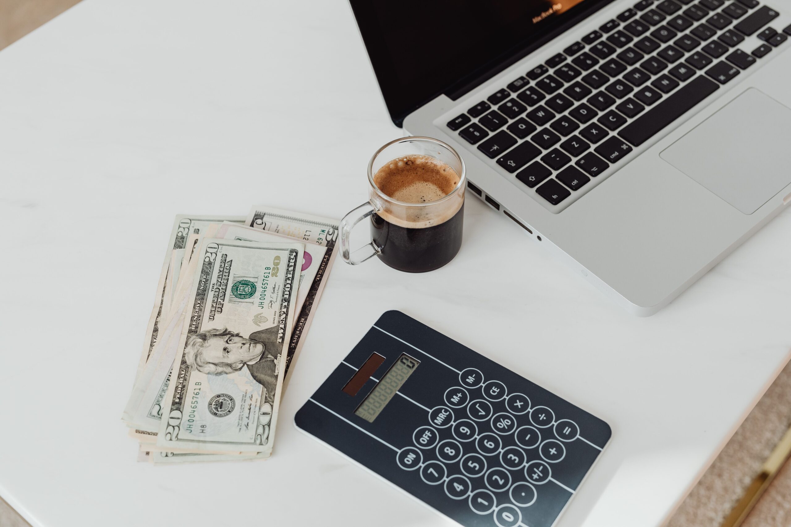 How to Make Your First $1,000 with Digital Products (Templates, Printables, E-books and More)